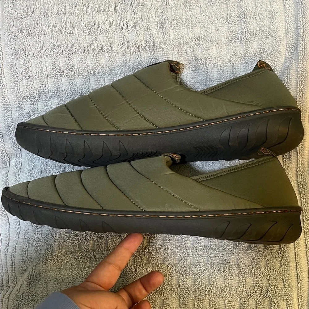 Ozark Trail Puffer Slippers in olive green